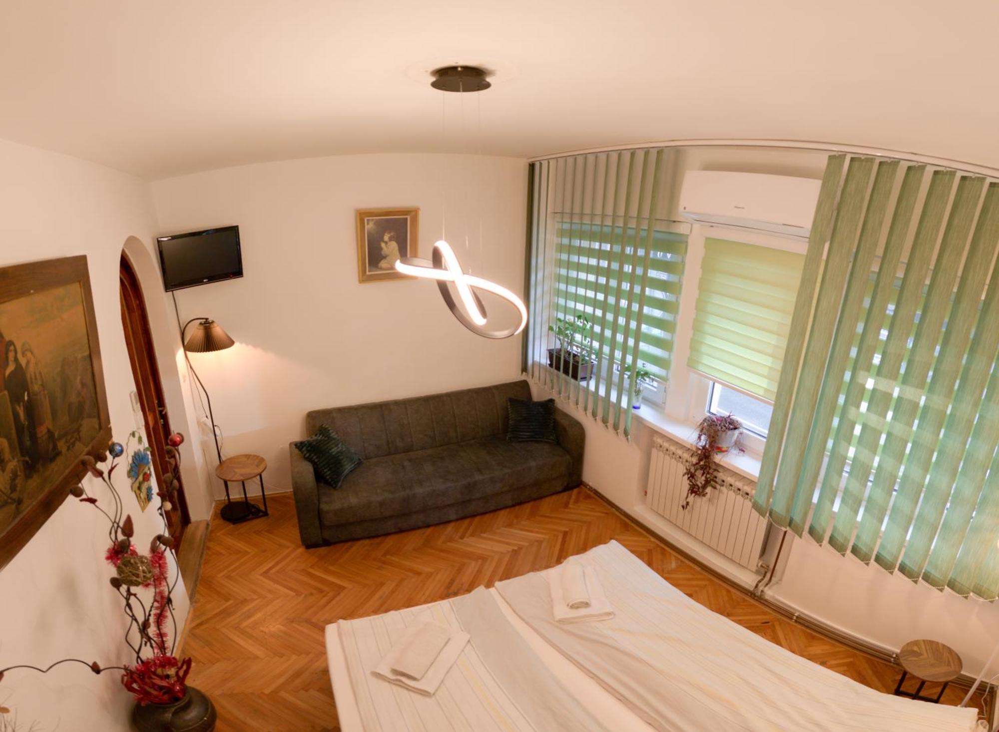 Apartment Pink Houdini *